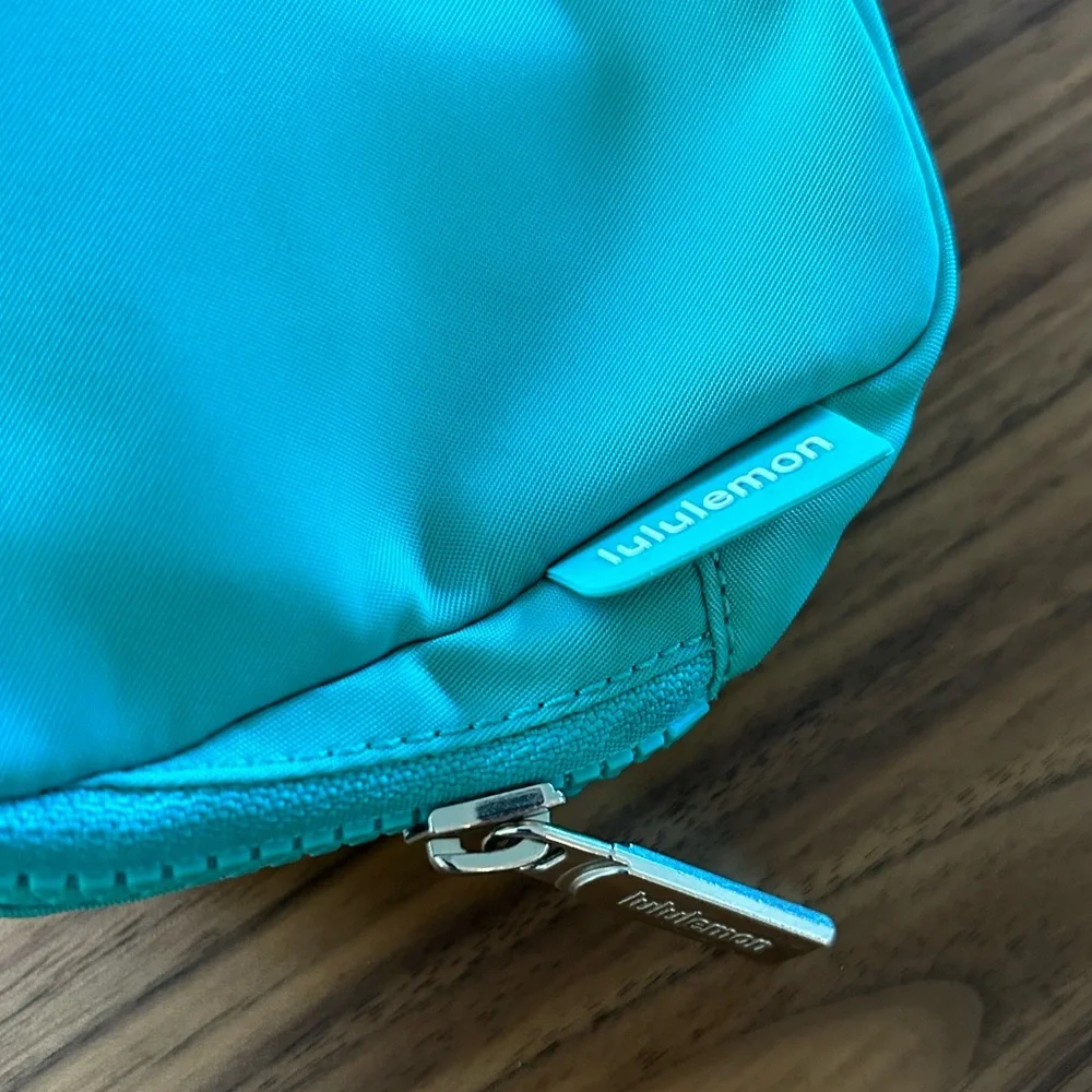 LULULEMON EVERYWHERE CROSSBODY BELT BAG EUC - Picture 8 of 9